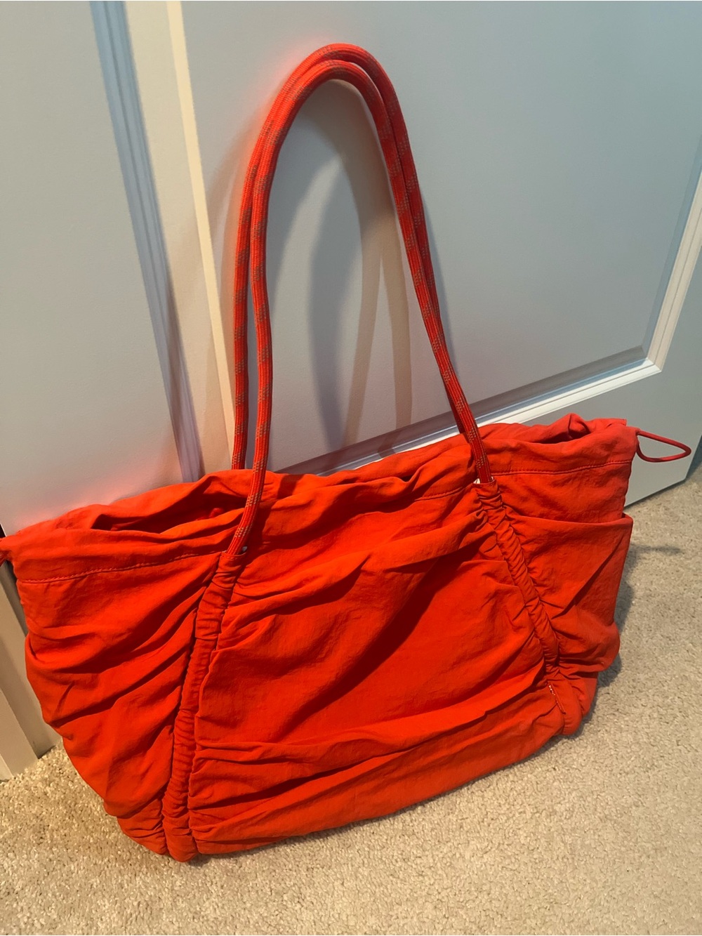Lululemon Ruched Tote - Picture 7 of 8